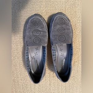 Sketchers Laser Cut Slip On Moccasin Gray Suede Size 8.5